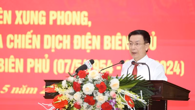 Đồng chí Chủ tịch Ủy ban nhân dân tỉnh Nam Định Phạm Đình Nghị phát biểu tại buổi gặp mặt.