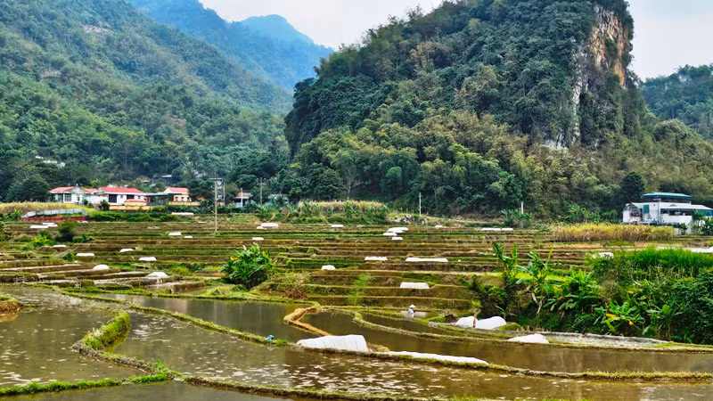 Thung lũng canh tác lúa nước ở vùng thượng du Thanh Hóa.