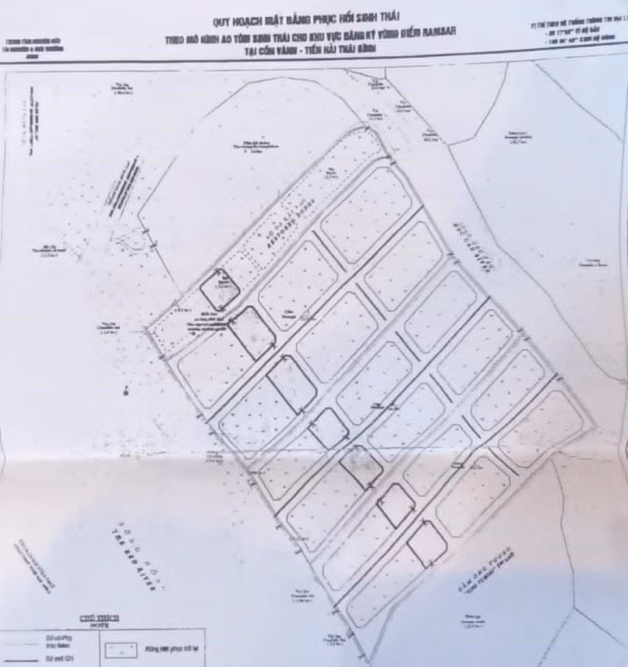 Theo bản quy hoạch do Ủy ban nhân dân huyện Tiền Hải cung cấp, các cá nhân chỉ được sử dụng ao ươm tôm giống (hình ô vuông trên bản quy hoạch). Nhưng trong thực tế, việc nuôi trồng thủy sản phát triển tràn lan ra ngoài khu vực quy hoạch.