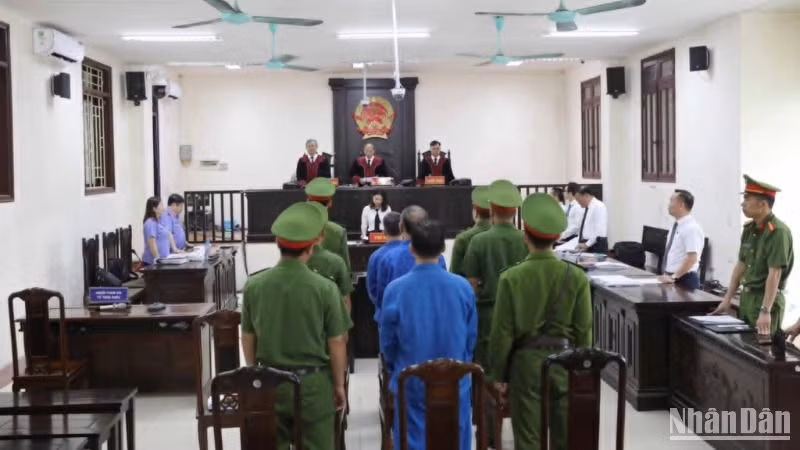 Phiên phúc thẩm xét xử bị cáo Lưu Bình Nhưỡng và các đồng phạm.