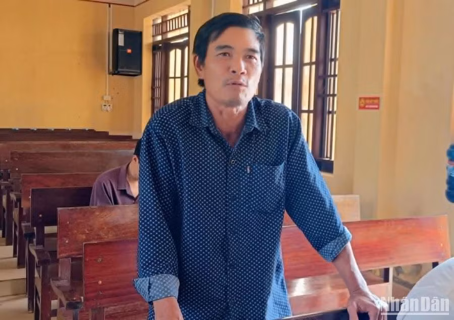 Ông Phạm Văn Pháp, cư trú tại xã Giao Thiện (huyện Giao Thủy, tỉnh Nam Định) nêu ý kiến tại buổi đối thoại sáng 6/5/2025.