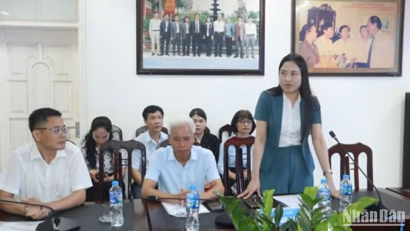 Phó Giám đốc Sở Giáo dục và Đào tạo tỉnh Thái Bình Hà Thị Thu Phương phát biểu ý kiến.