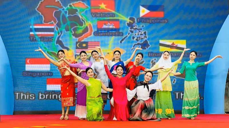 Festival “Phụ nữ Thủ đô vì hòa bình, phát triển” lan tỏa tinh thần đoàn kết, kết nối, hội nhập và phát triển giữa phụ nữ Hà Nội và phụ nữ quốc tế. 