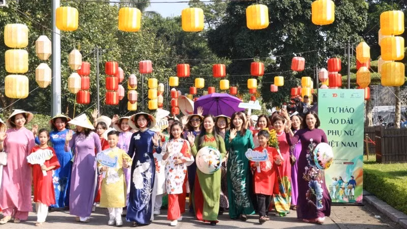 Trung ương Hội Liên hiệp Phụ nữ Việt Nam phát động "Tuần lễ Áo dài" trên phạm vi toàn quốc, từ ngày 1/3 đến 8/3/2025. 