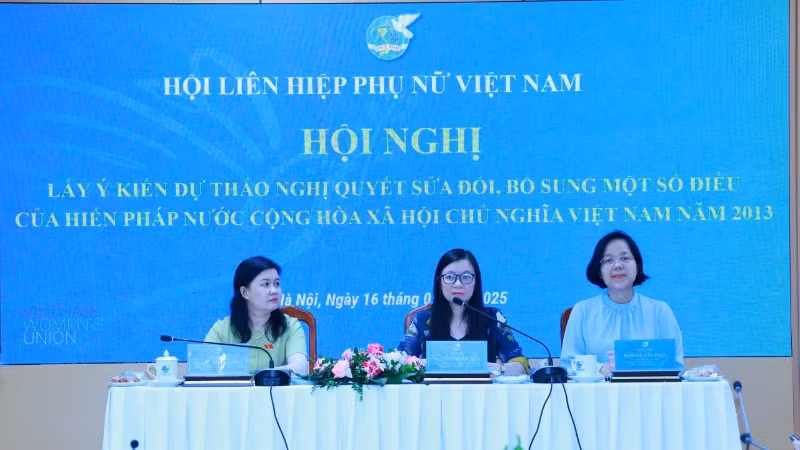 Hội nghị lấy ý kiến dự thảo Nghị quyết sửa đổi, bổ sung một số điều của Hiến pháp năm 2013. 
