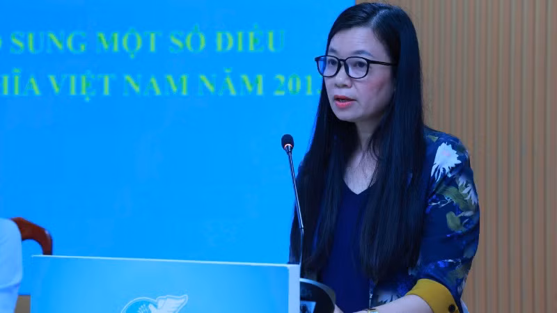Phó Chủ tịch Hội Liên hiệp Phụ nữ Việt Nam Nguyễn Thị Thu Hiền phát biểu tại hội nghị.