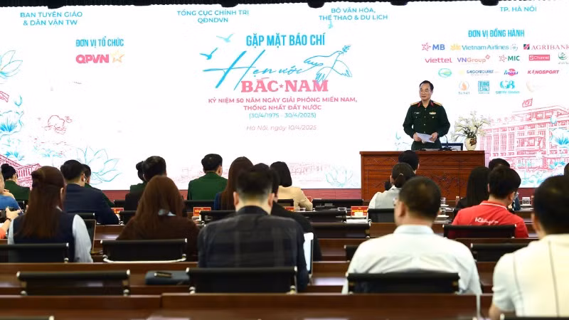 Toàn cảnh buổi gặp mặt báo chí thông tin về Chương trình chính luận nghệ thuật "Hẹn ước bắc-nam".