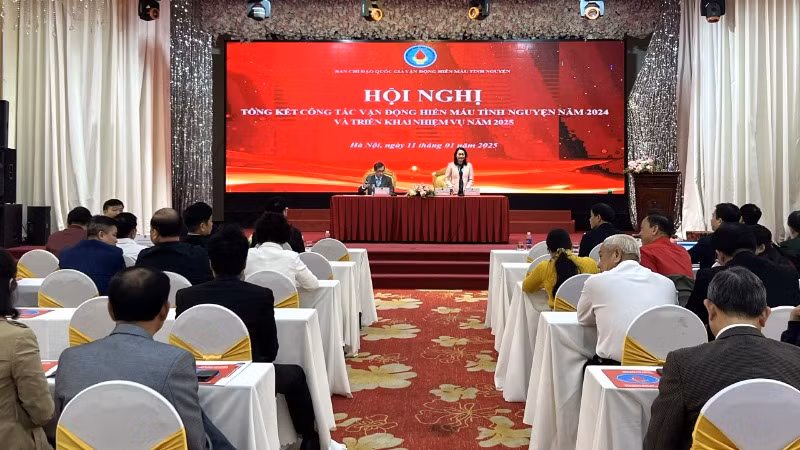 Thứ trưởng Y tế Trần Văn Thuấn và Chủ tịch Hội Chữ thập đỏ Việt Nam Bùi Thị Hòa chủ trì Hội nghị. Thứ trưởng Y tế Trần Văn Thuấn và Chủ tịch Hội Chữ thập đỏ Việt Nam Bùi Thị Hòa chủ trì Hội nghị.