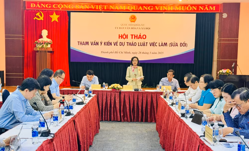 Phó Chủ tịch Quốc hội Nguyễn Thị Thanh phát biểu tại hội thảo.