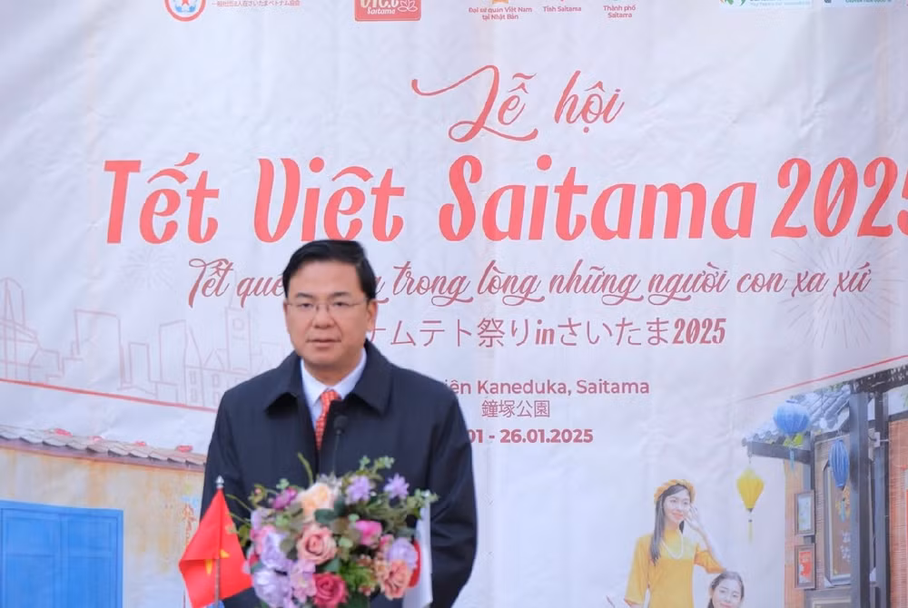 Đại sứ đặc mệnh toàn quyền Việt Nam tại Nhật Bản Phạm Quang Hiệu đã nêu bật ý nghĩa sâu sắc của lễ hội đối với cộng đồng người Việt Nam tại Saitama.