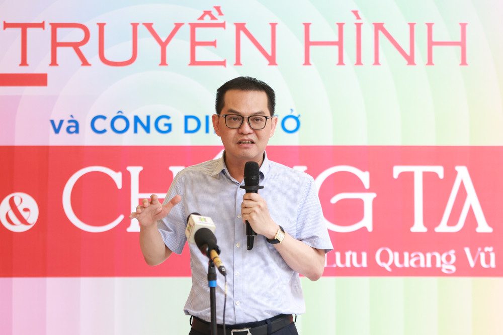 Nghệ sĩ Nhân dân Trung Hiếu - Giám đốc Nhà hát Kịch Hà Nội phát biểu tại buổi lễ. Nghệ sĩ Nhân dân Trung Hiếu - Giám đốc Nhà hát Kịch Hà Nội phát biểu tại buổi lễ.
