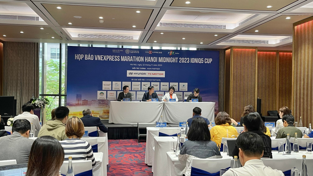 Toàn cảnh họp báo giải marathon tại Hà Nội