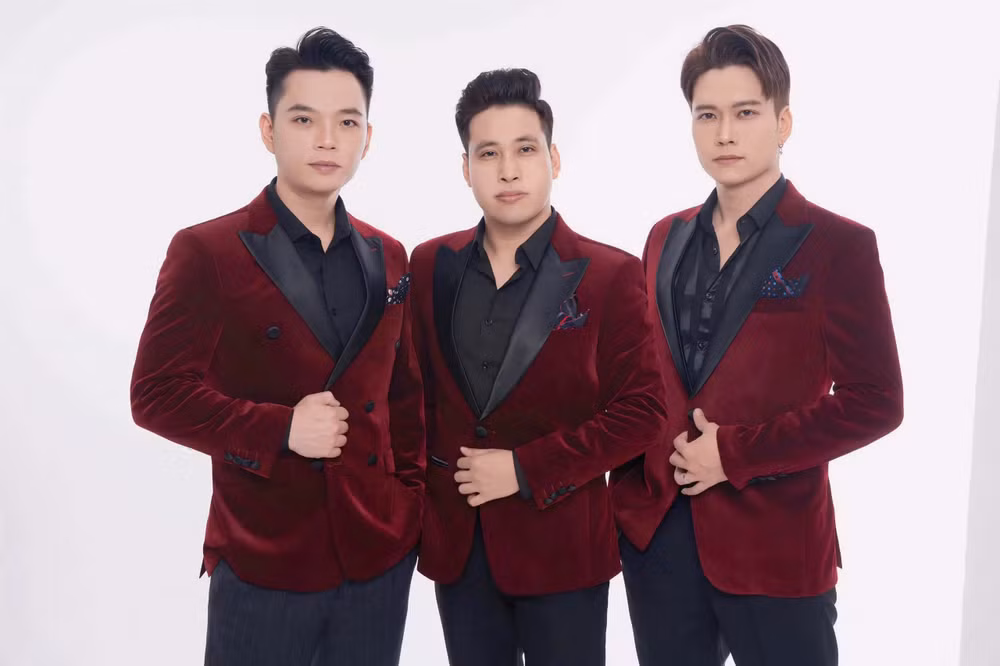 Nhóm nhạc trong Dàn nhạc thính phòng Thăng Long.