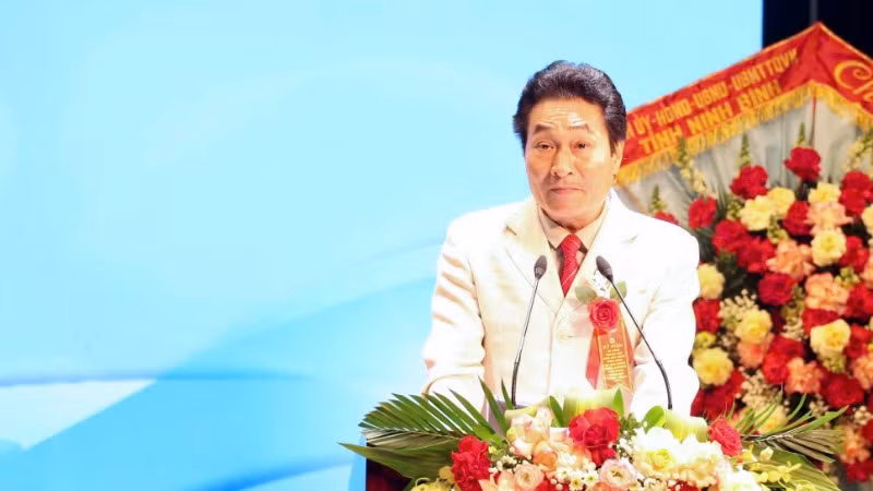 Giám đốc Nhà hát Chèo Ninh Bình Nguyễn Quang Thập phát biểu tại chương trình.