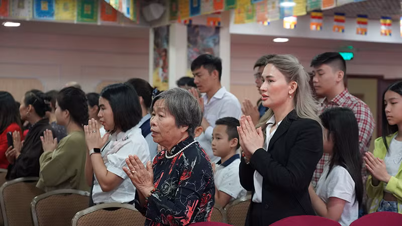 Các Phật tử sinh sống tại Liên bang Nga. (Ảnh: THÙY VÂN)
