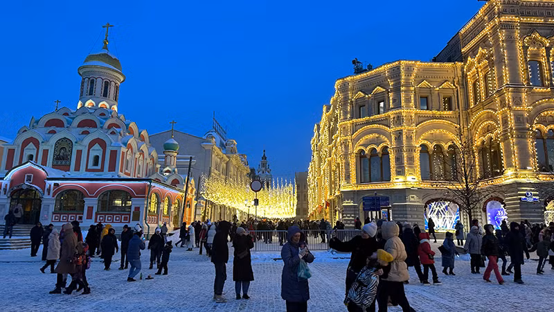 Tại đây luôn tấp nập người đi mua sắm.