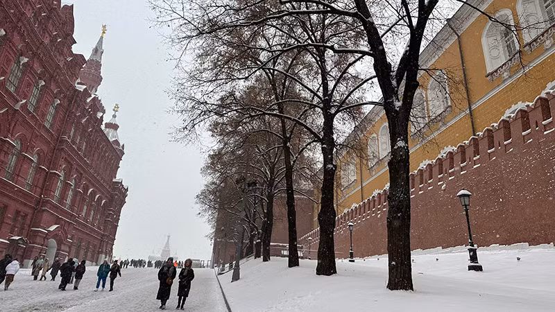 Quảng trường Đỏ ở thủ đô Moskva vẫn tấp nập người qua lại kể cả những ngày giá rét mùa đông.