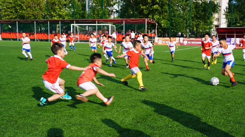 Các em nhỏ thi đấu đầy cảm xúc. (Ảnh: THÙY VÂN)