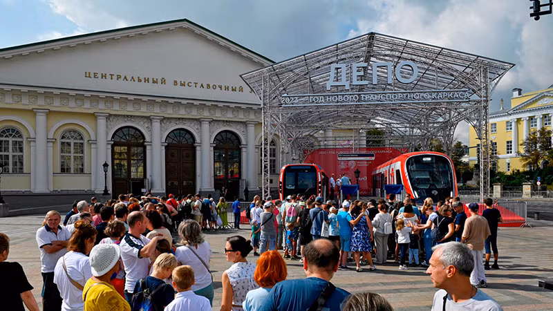 Khu vực trưng bày lối vào triển lãm "Ga Manege".