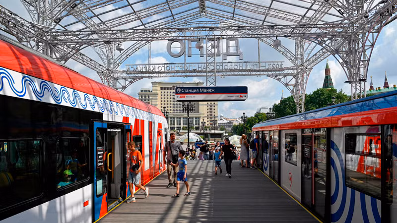 Những mẫu toa tầu điện ngầm mới nhất ở Moskva. (Ảnh:THÙY VÂN)