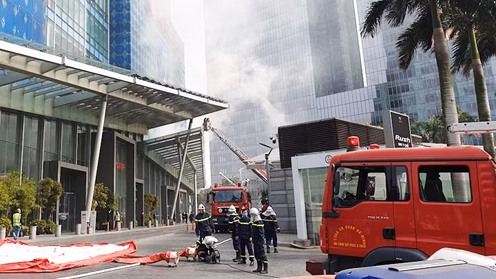 Diễn tập phòng, chống cháy nổ. Ảnh: SONG ANH