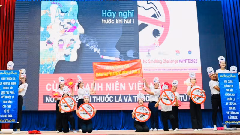 Cần có các giải pháp mạnh mẽ để ngăn chặn thanh thiếu niên hút thuốc lá, nhất là thuốc lá mới