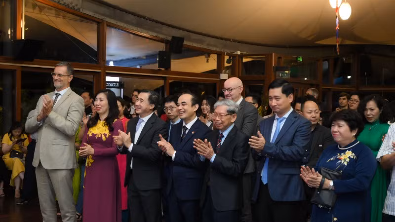 Các địa biểu tham gia sự kiện.