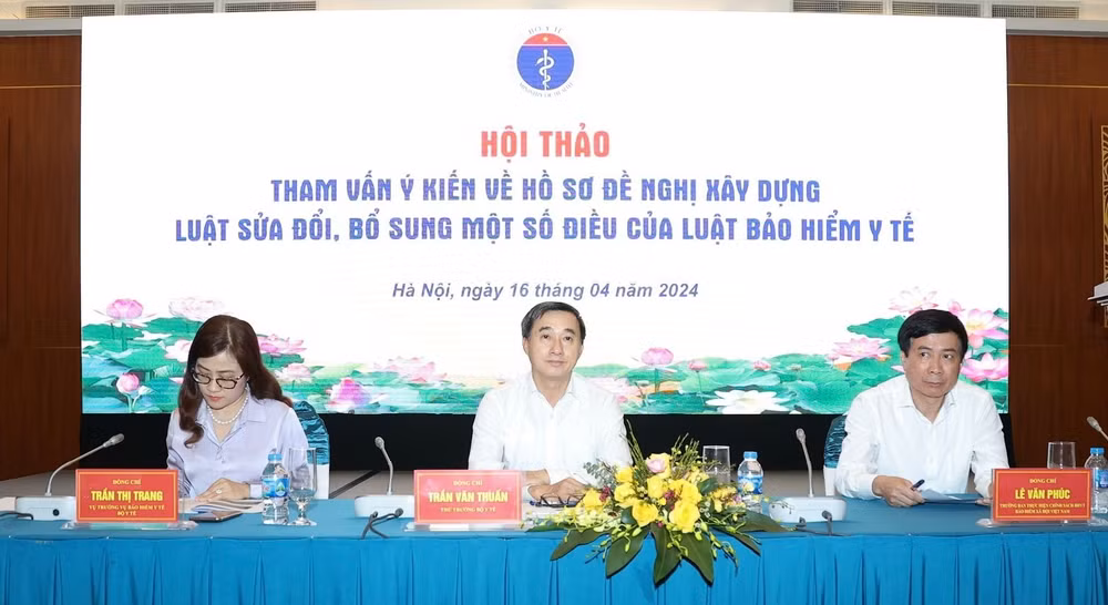 Đại diện Bộ Y tế và Bảo hiểm xã hội Việt Nam chủ trì hội thảo