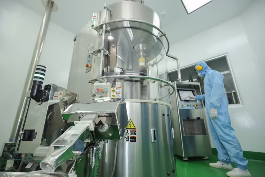 Sản xuất thuốc tại nhà máy đạt tiêu chuẩn GMP Nhật Bản và GMP châu Âu của Công ty cổ phần dược phẩm SaVi.