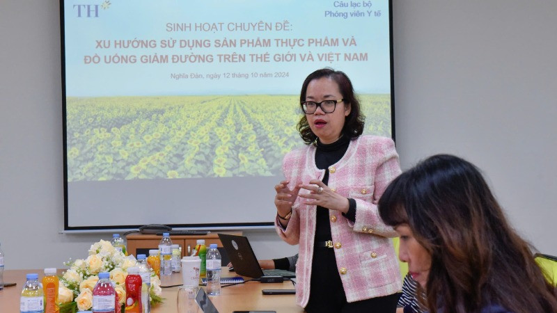 TS Bùi Thị Mai Hương trao đổi về xu hướng sử dụng sản phẩm thực phẩm và đồ uống giảm đường