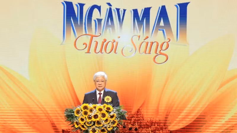 Đồng chí Đỗ Văn Chiến, Ủy viên Bộ Chính trị, Bí thư trung ương Đảng, Chủ tịch Uỷ ban Trung ương Mặt trận Tổ quốc Việt Nam phát biểu tại chương trình