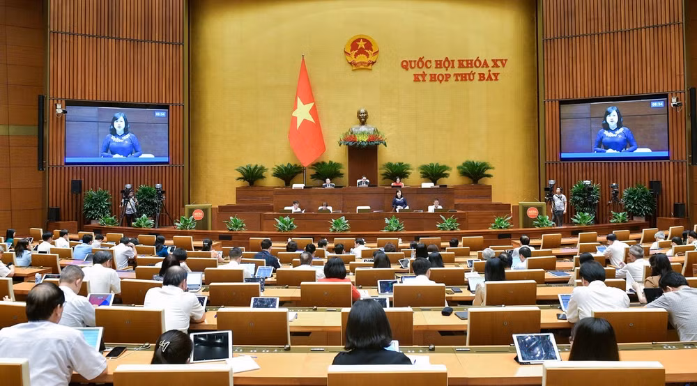 Bộ trưởng Y tế Đào Hồng Lan báo cáo tại phiên họp Quốc hội, chiều 26/6