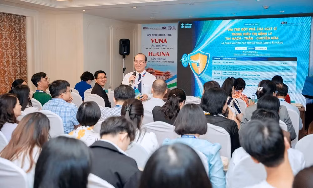 Các địa biểu trao đổi về vai trò thuốc ức chế SGLT2 trong điều trị bệnh nhân tim mạch - thận - chuyển hóa.