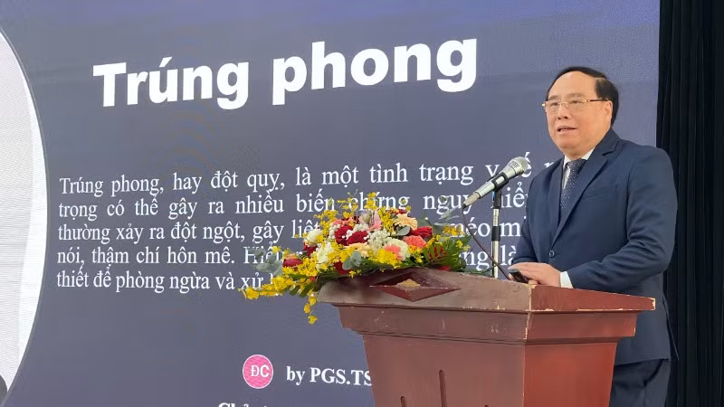 PGS,TS Đậu Xuân Cảnh, Chủ tịch Hội Đông y Việt Nam phát biểu tại Hội nghị.