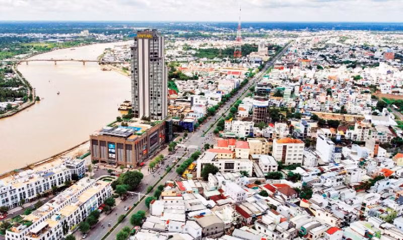 TP Cần Thơ tập trung huy động nguồn lực để xây dựng hạ tầng kinh tế - xã hội đồng bộ, hiện đại. TP Cần Thơ tập trung huy động nguồn lực để xây dựng hạ tầng kinh tế - xã hội đồng bộ, hiện đại.