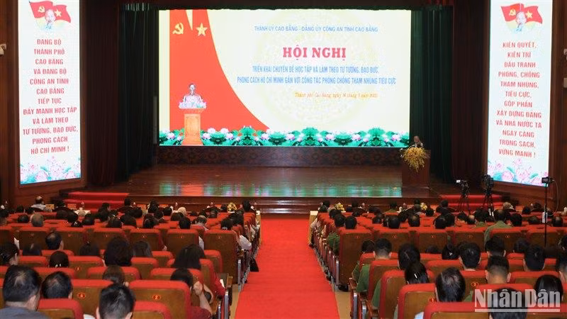 Quang cảnh hội nghị.