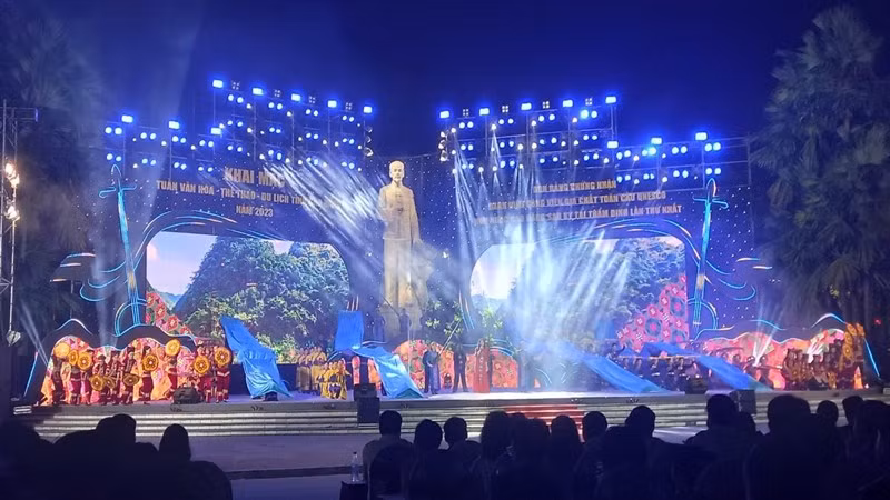 Chương trình nghệ thuật mang đậm bản sắc văn hóa các dân tộc tỉnh Cao Bằng.