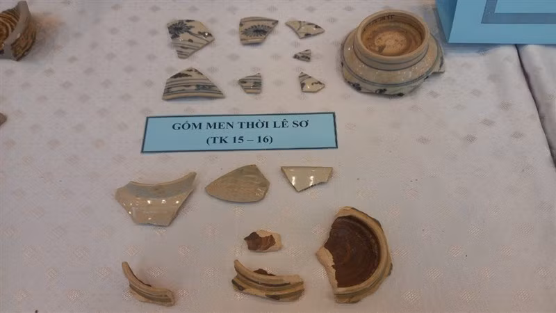 Hiện vật thu được trong cuộc khảo cổ.