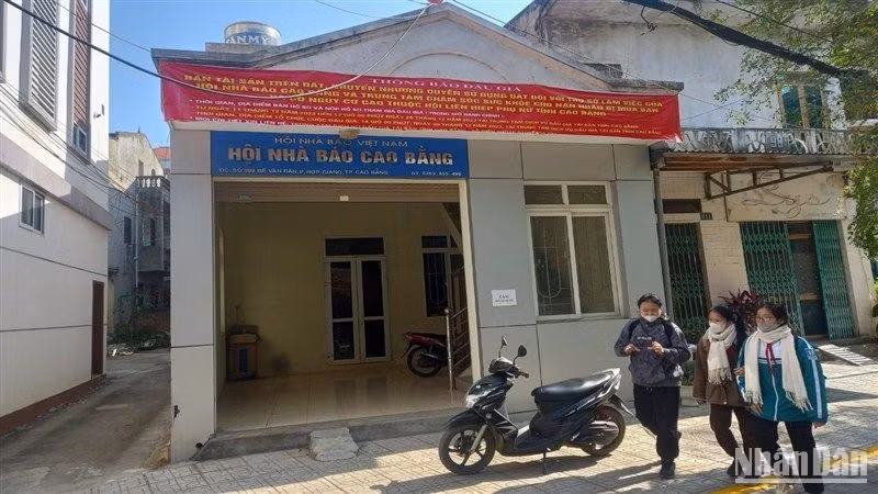 Đấu giá chuyển nhượng quyền sử dụng đất trụ sở Hội Nhà báo tỉnh Cao Bằng, nằm trong kế hoạch thu ngân sách năm 2023, hiện đang triển khai thực hiện.