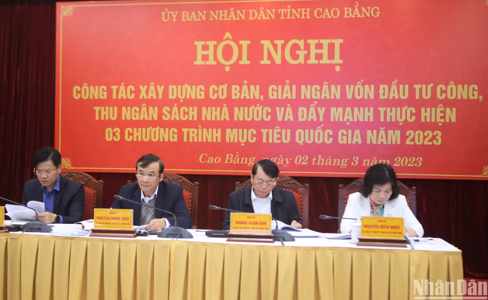 Lãnh đạo tỉnh Cao Bằng chủ trì hội nghị.