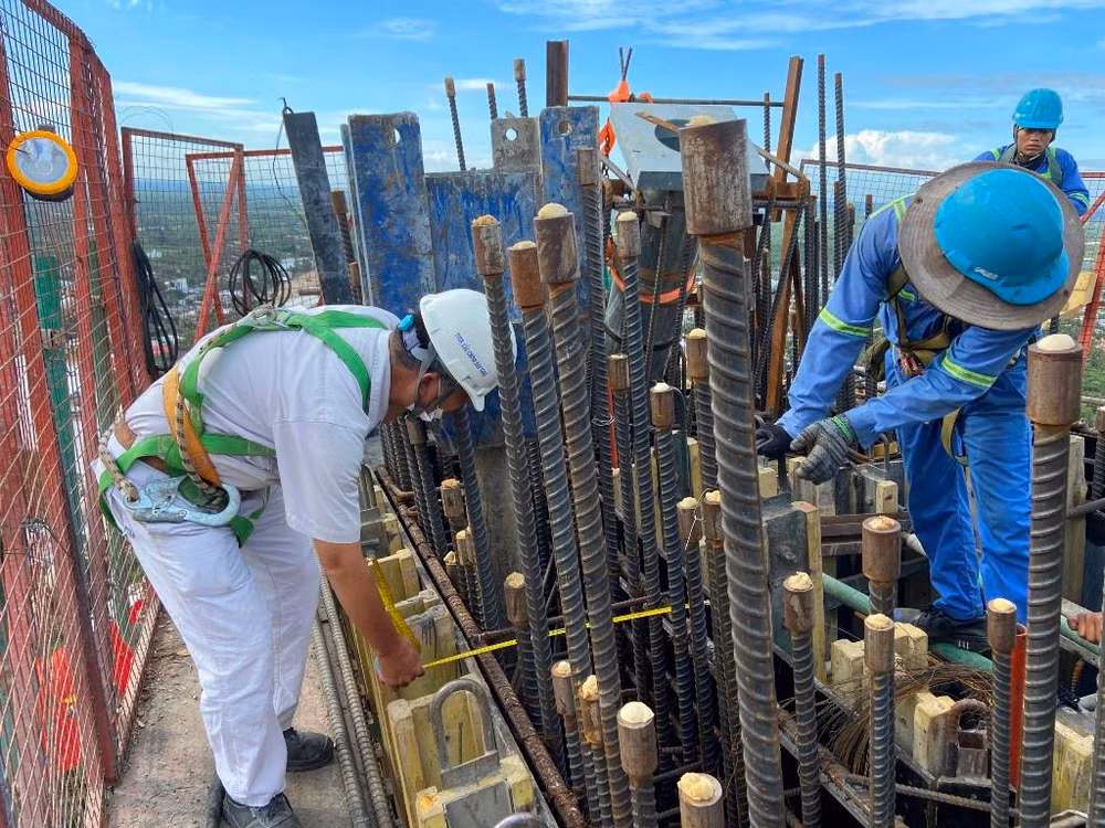Đến sáng nay (1/10), công trường cầu Mỹ Thuận 2 vẫn thi công bình thường.