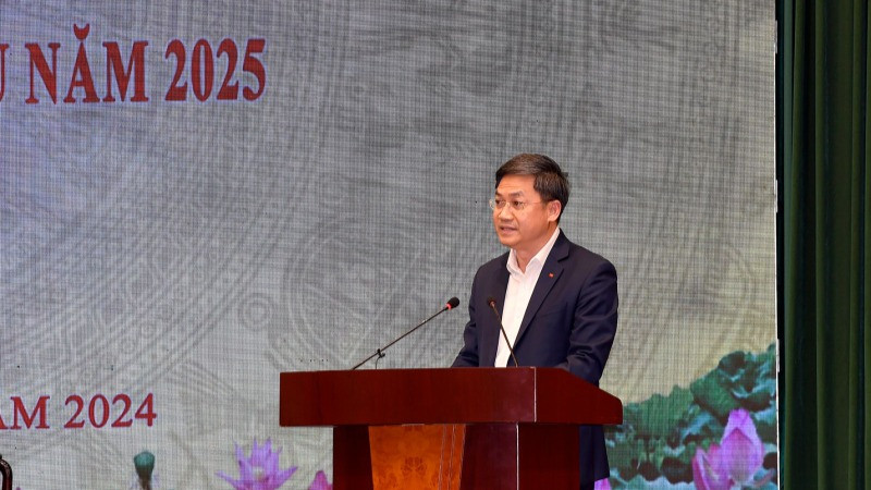 Ông Hà Minh Hải, Phó Chủ tịch UBND TP Hà Nội phát biểu tham luận tại hội nghị. Ảnh: mof.gov.vn