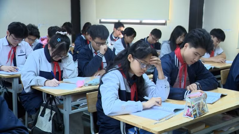 Học sinh lớp 9 khẩn trương ôn luyện chuẩn bị cho kỳ thi chuyển cấp.