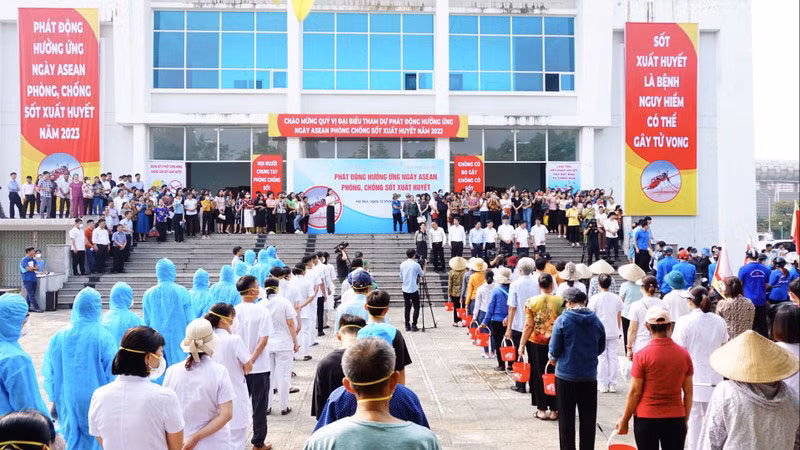 Toàn cảnh lễ phát động.