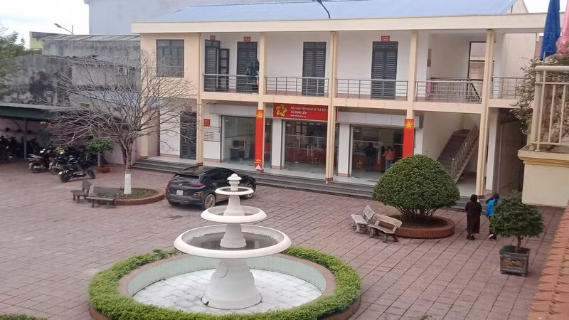 Ủy ban nhân dân xã Đồng Liên, thành phố Thái Nguyên bố trí bộ phận tiếp nhận và trả kết quả giải quyết thủ tục hành chính ở vị trí thuận lợi.