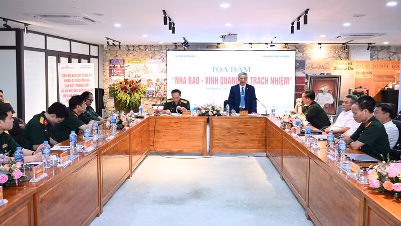 Tọa đàm “Nhà báo-Vinh quang và trách nhiệm” được tổ chức tại Di tích lịch sử quốc gia Trường dạy làm báo Huỳnh Thúc Kháng.