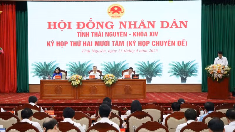 Hội đồng nhân dân tỉnh Thái Nguyên thông qua các nghị quyết sắp xếp, nhập tỉnh Bắc Kạn và Thái Nguyên, sắp xếp đơn vị hành chính cấp xã, dạy tiếng Việt cho trẻ em dân tộc thiểu số trước khi vào lớp 1.