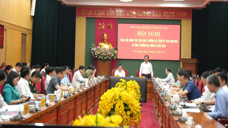 Hội nghị trao đổi công tác của Ban Thường vụ Tỉnh ủy Thái Nguyên và Ban Thường vụ Tỉnh ủy Bắc Kạn ngày 19/4.