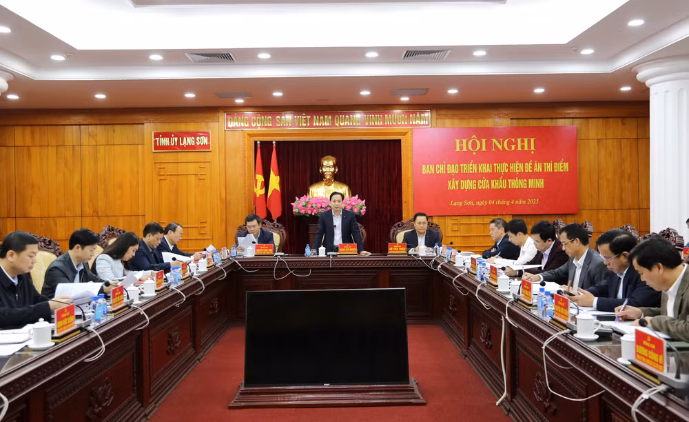 Quang cảnh hội nghị Ban chỉ đạo thực hiện Đề án thí điểm xây dựng cửa khẩu thông minh.