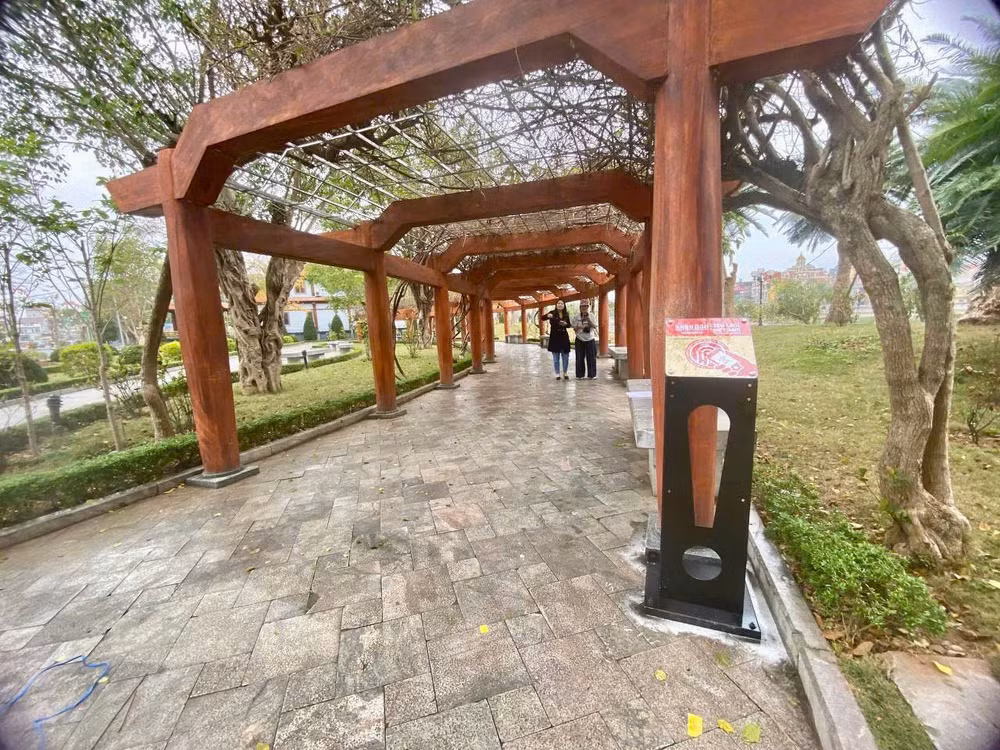 Trạm tương tác thông minh đặt tại Công viên bờ sông Kỳ Cùng, thành phố Lạng Sơn.